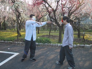 �������H